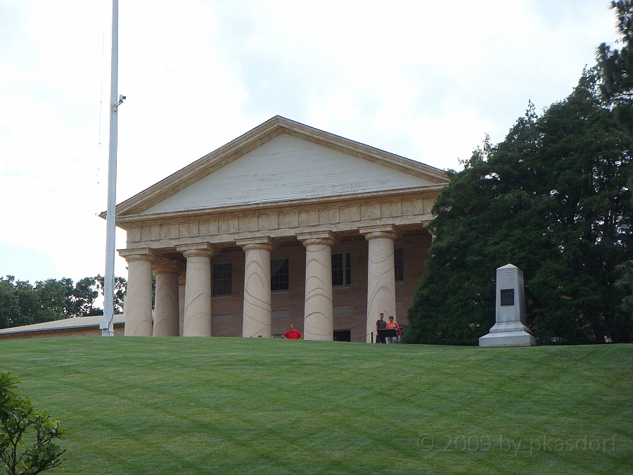 Washington DC [2009 July 02] 025.JPG - Scenes from Arlington National Cemetery.